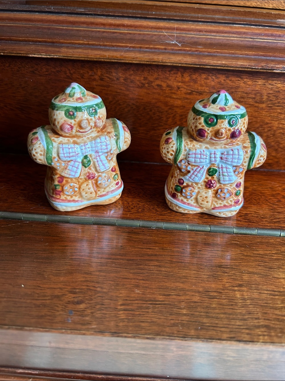 Hand-Painted Gingerbread Cookie Couple Salt & Pepper Shakers - Tan & Green